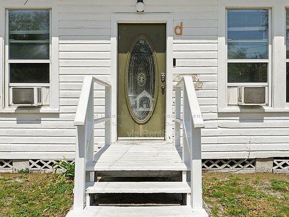 3rd image of 104 N Clyde Ave #1