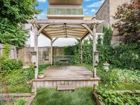 530 Liberty Avenue image 26 of 33