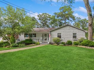 92 Mahogany Rd, Rocky Point, NY 11778