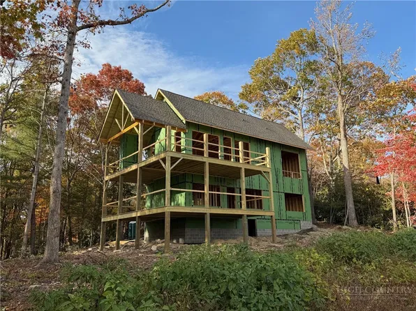 7004 Hummingbird Lane, Blowing Rock, NC 28605