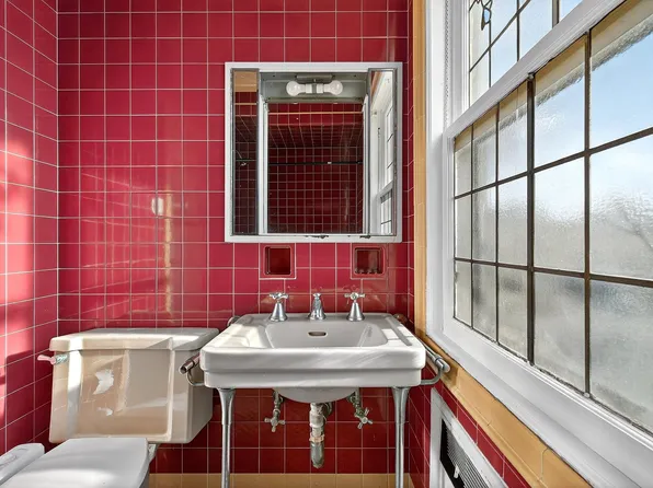 7 Roosevelt Terrace image 29 of 49