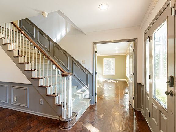 5th image of 2212 Bridlewood Dr