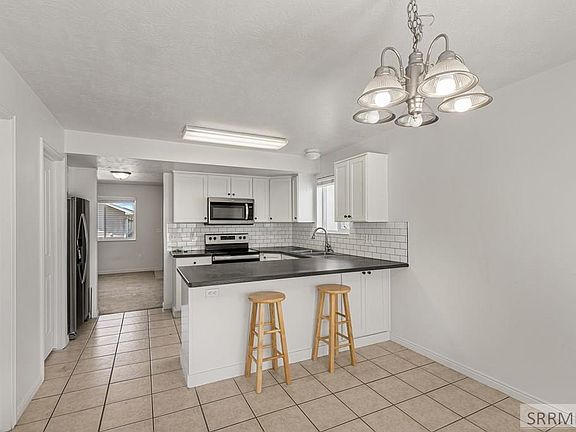 5th image of 448 Raven Way APT A
