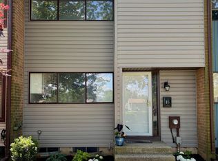 16 Twin Rivers Dr N, East Windsor, NJ 08520