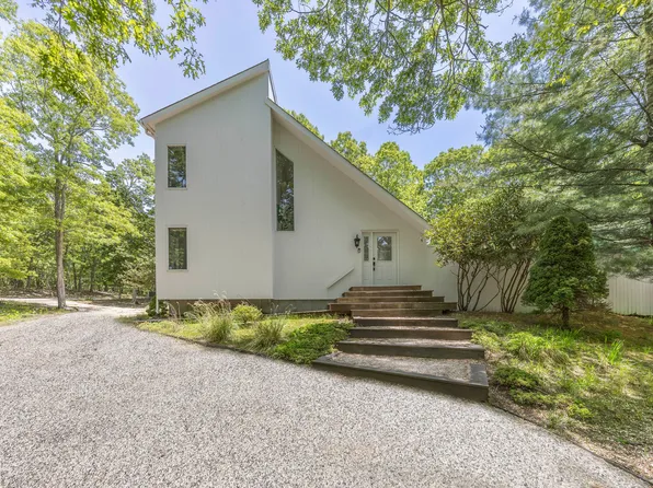 147 Sycamore Dr, East Hampton, NY 11937