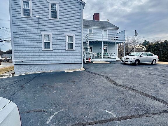 2nd image of 198 Main St #2W