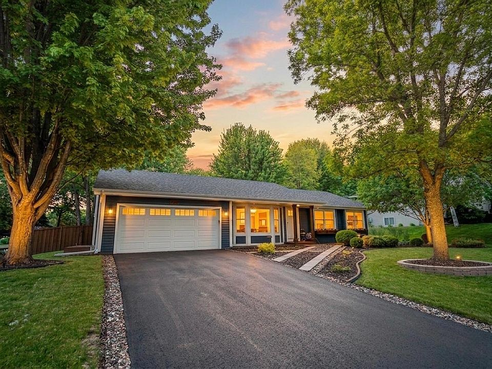 1st image of 17469 Lorence Way