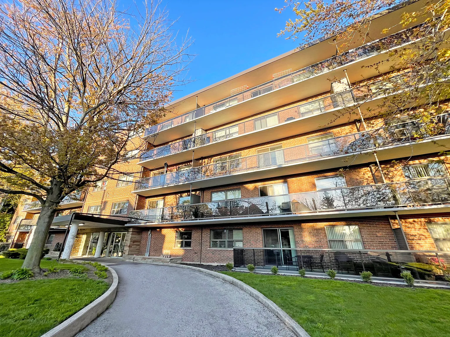 Harbour View Suites — Photo 2