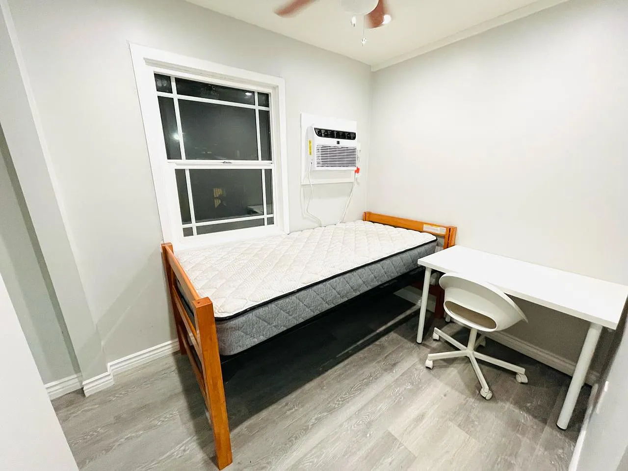 7 bed, 2200 sqft, $780 — Photo 4