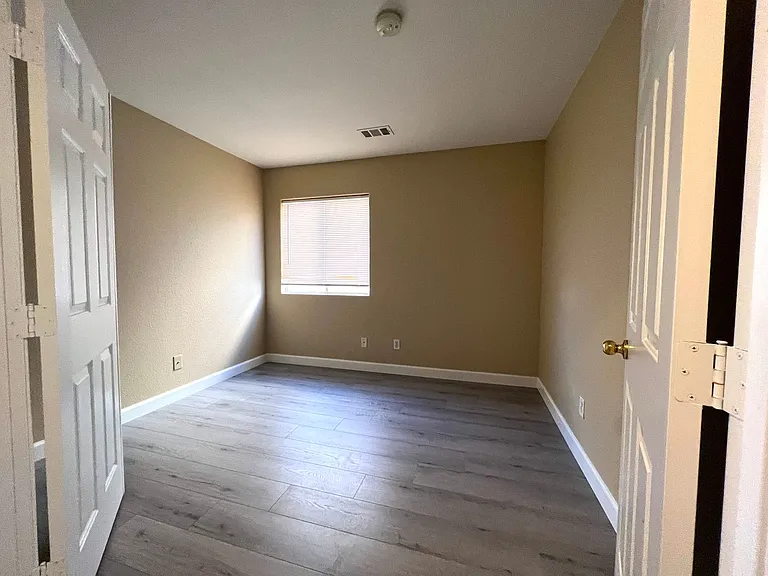5555 Leaning Oak Ave — Photo 19