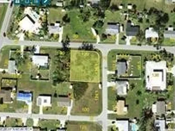 425 Azalea Ave NW, Pt Charlotte, FL 33952