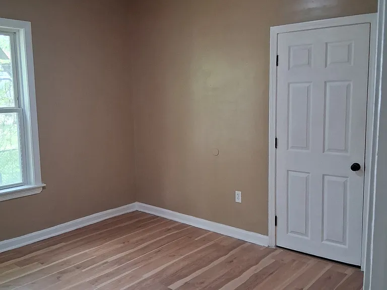 44 Capen St #1 — Photo 12