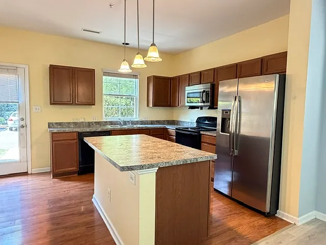 209 Legends Way — Photo 3