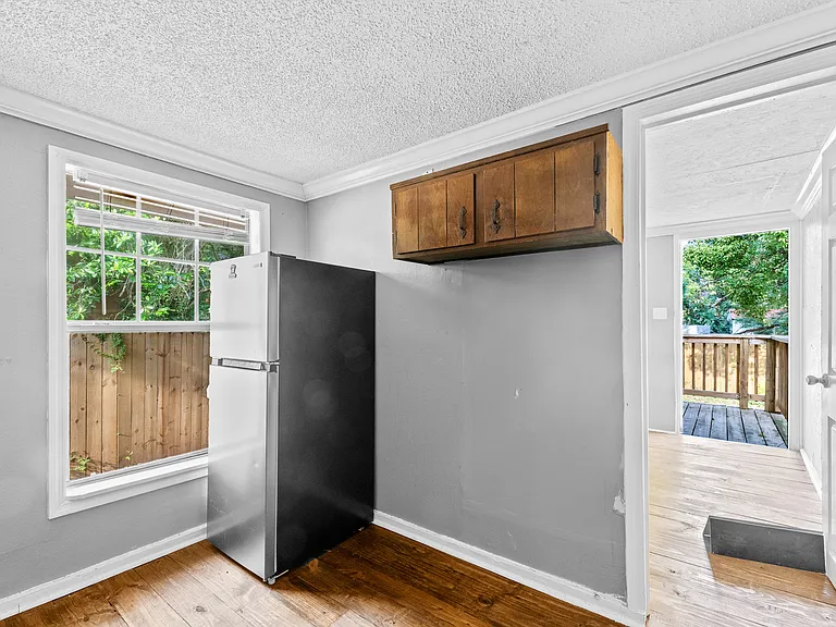2318 Saxon St #A/B — Photo 24