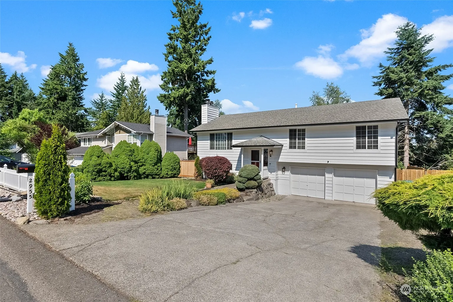2955 Maple Crest Lane SE photo 1