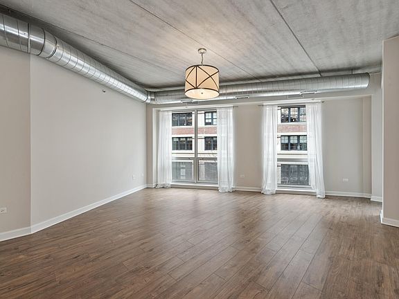 4th image of 845 N Kingsbury St #Gu35