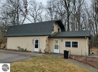 2167 W North Shore Dr, Prescott, MI 48756