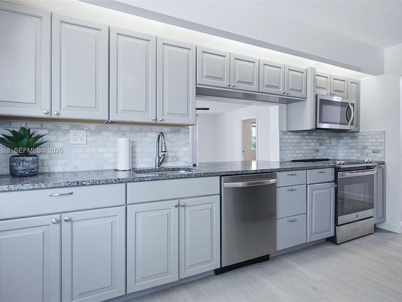 2nd image of 6800 Cypress Rd APT 201