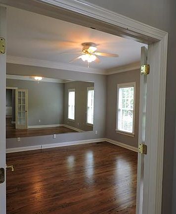 5th image of 6332 Glengarrie Ln