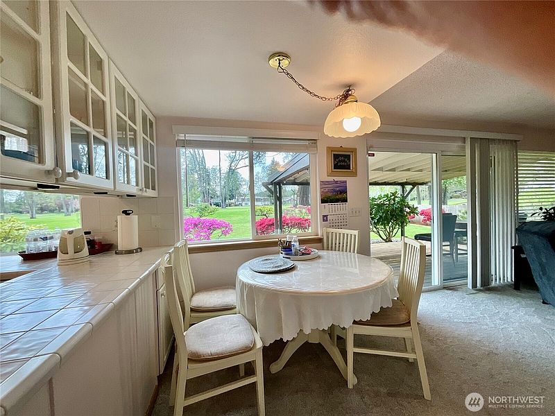 3rd image of 7711 Sapphire Drive SW