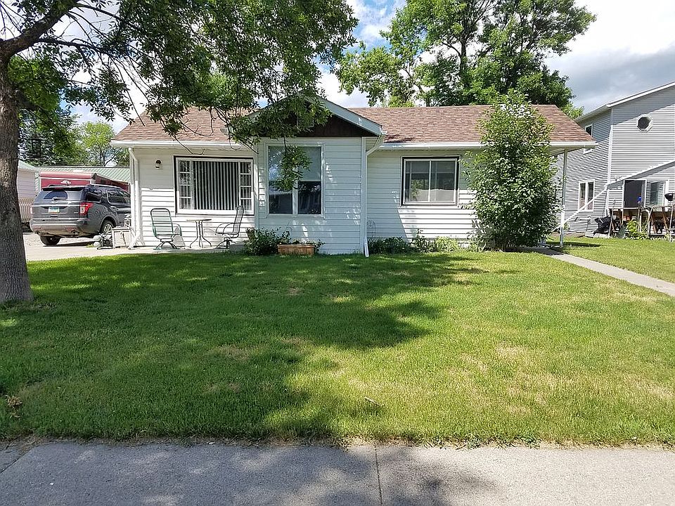 1st image of 1051 1st St N