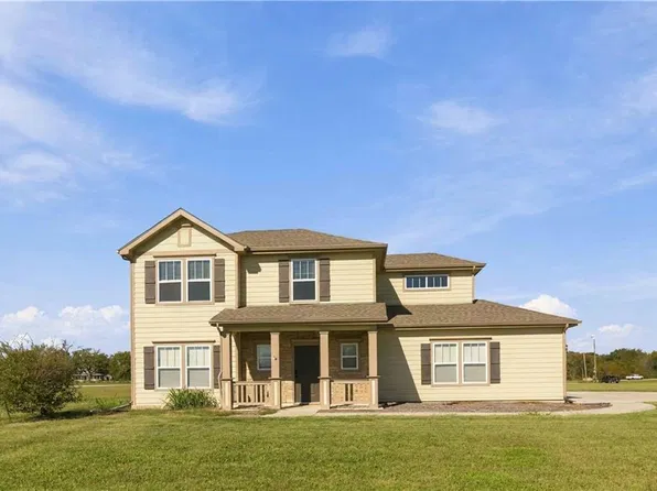 1494 N 989th Rd, Lawrence, KS 66046