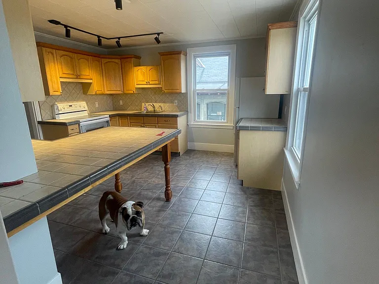 16 Crescent St #2 — Photo 7