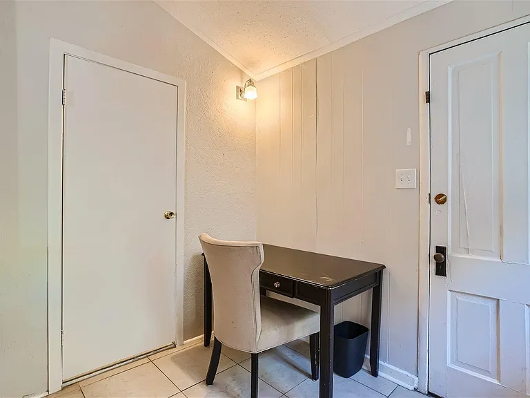 239 W Ellsworth Ave #A — Photo 22