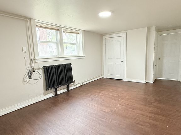 2nd image of 1518 University Ave
