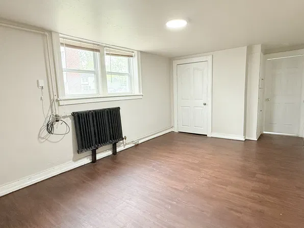 1518 University Avenue West