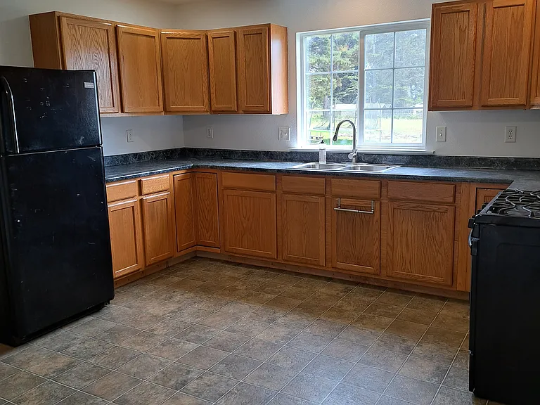 1899 Columbus Ave — Photo 5
