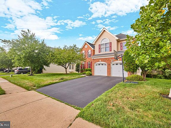 2nd image of 22775 Oatlands Grove Pl