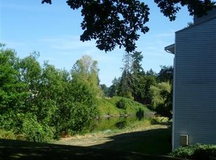 10822 E Riverside Dr #102, Bothell, WA 98011