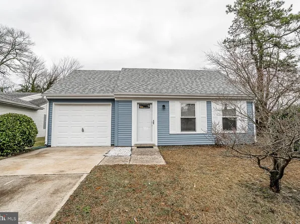 11 Warwick Way, Southampton, NJ 08088