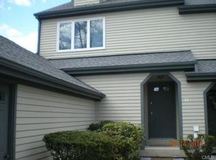 77 Cedarcrest Ct, Shelton, CT 06484