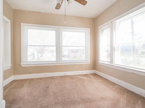 5th image of 15816 Grovewood Ave #1DN