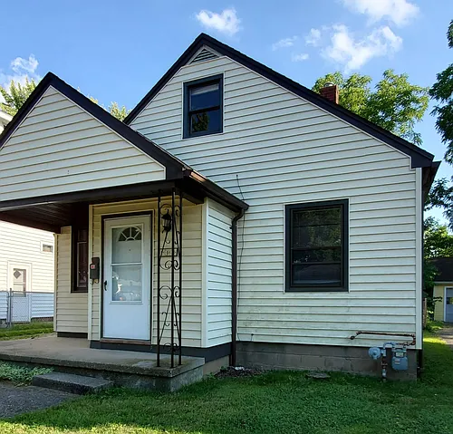 113 Rossiter Rd Photo 1