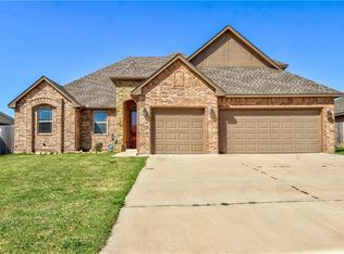 653 Kings Mnr, Moore, OK 73160