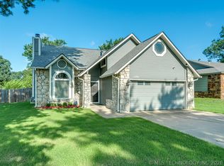 12006 S Forest Pl, Jenks, OK 74037