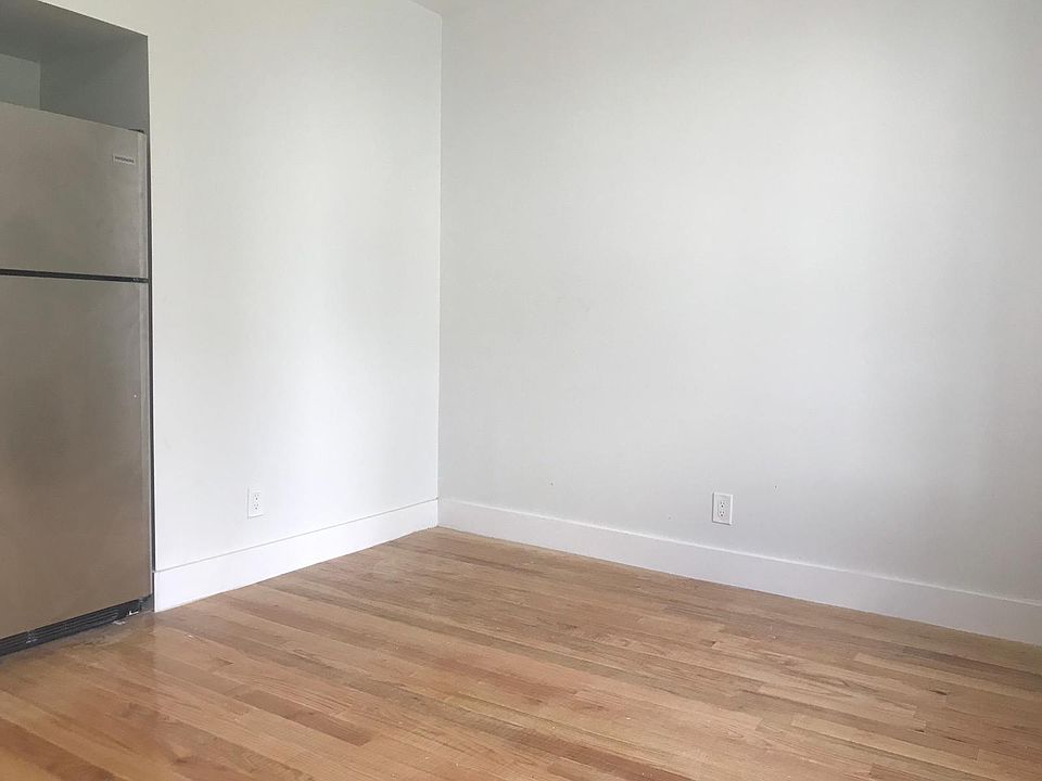 2nd image of 236 Garfield Ave #21H