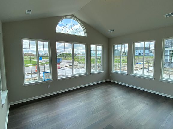 2nd image of 5602 Fountain Cir