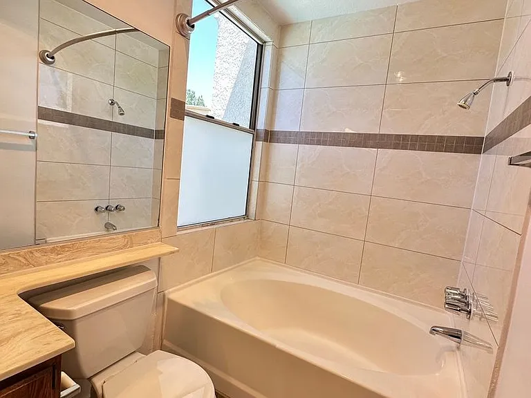 5455 Sylmar Ave #402 — Photo 17