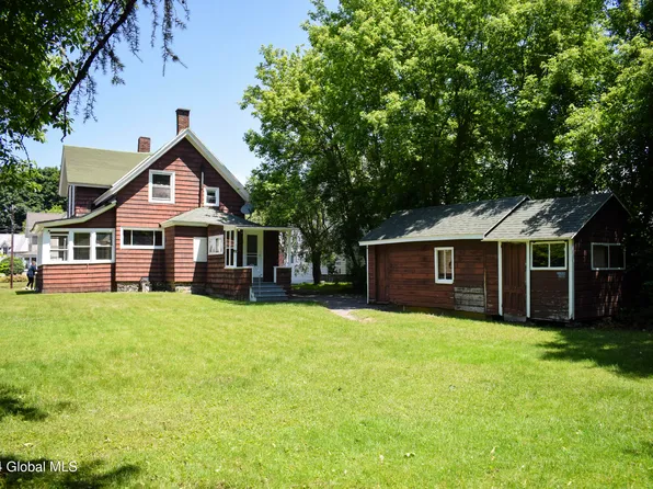 16 7th Avenue, Gloversville, NY 12078