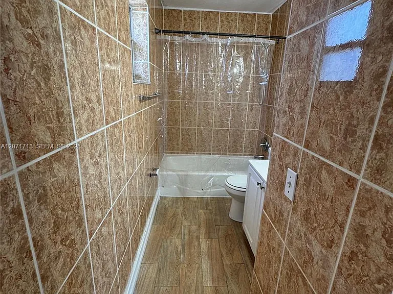 444 SW 4th St #402 — Photo 12