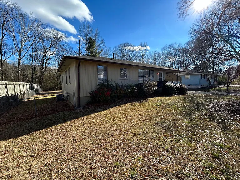 4 Van Tassel Dr SE — Photo 3