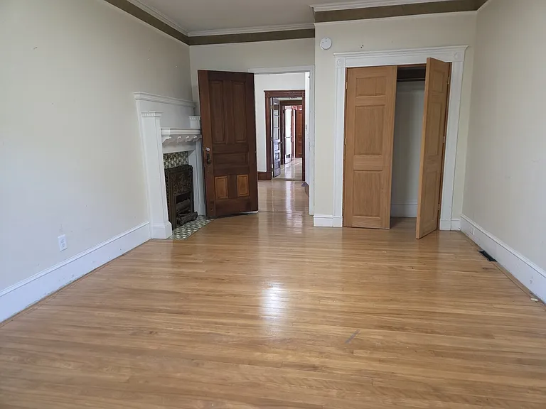 659 Southbridge St #1 — Photo 7