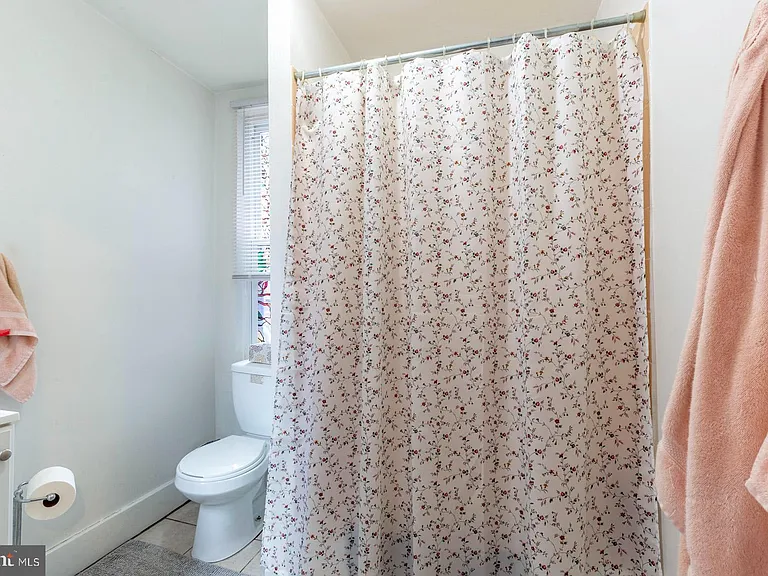 129 W Susquehanna Ave #2F — Photo 7