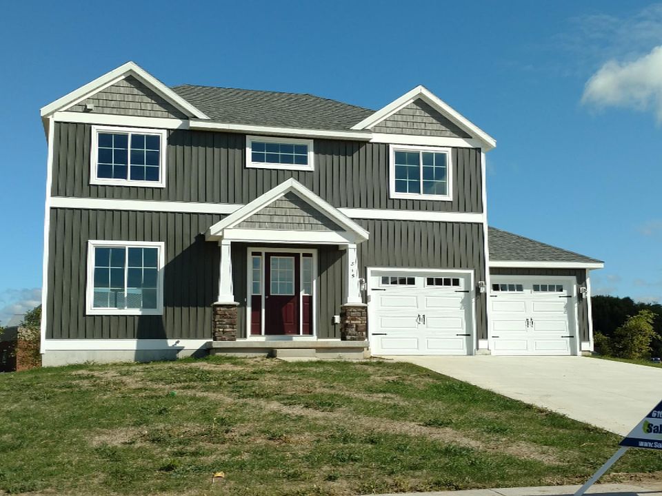 1st image of 319 Eagle Dr SE