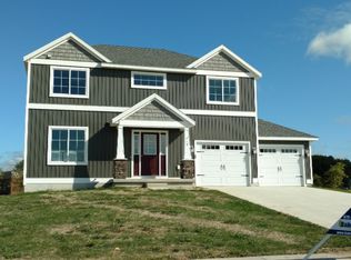 319 Eagle Dr SE, Caledonia, MI 49316