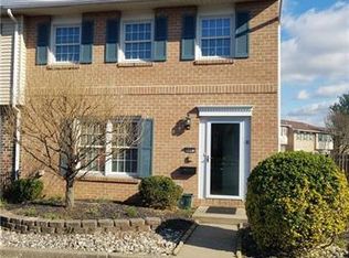 4601 N Hedgerow Dr, Allentown, PA 18103